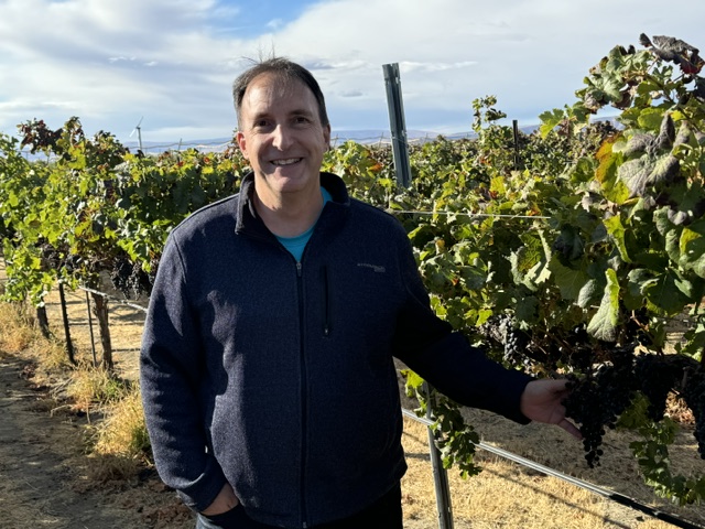 jeff-del-nin-in-the-washington-vineyards